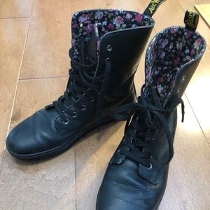 Dr. Martens Stratford Boots